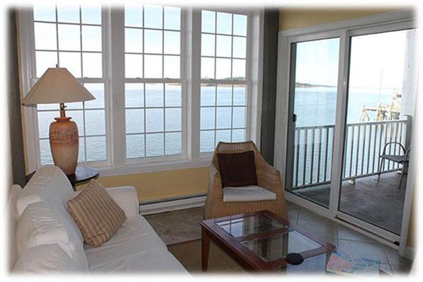 شقة غرفتين, The Inn On The Wharf