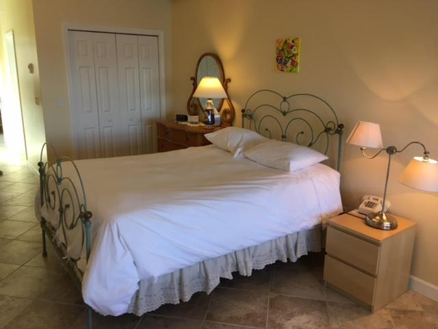 جناح, The Inn On The Wharf