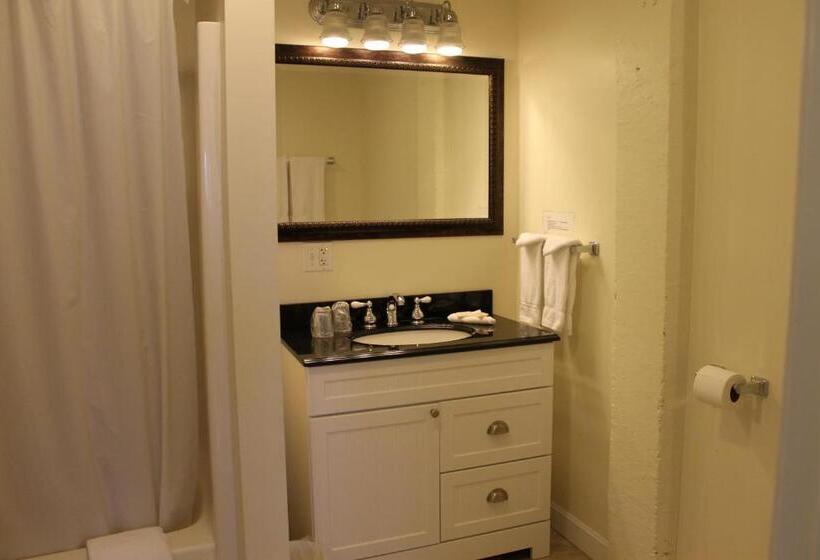 شقة غرفتين, The Inn On The Wharf