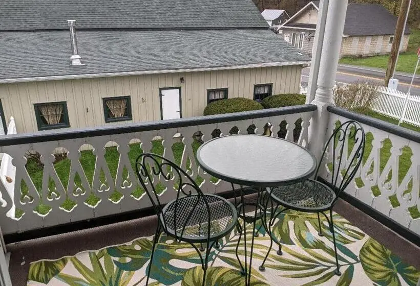 バルコニー付きデラックスルーム, Lizard Creek Inn