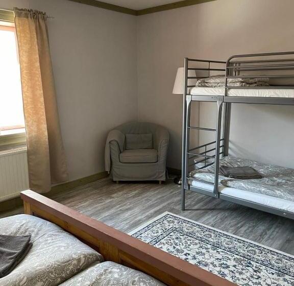اتاق استاندارد با سرویس بهداشتی مشترک, Hallagårdens B&b