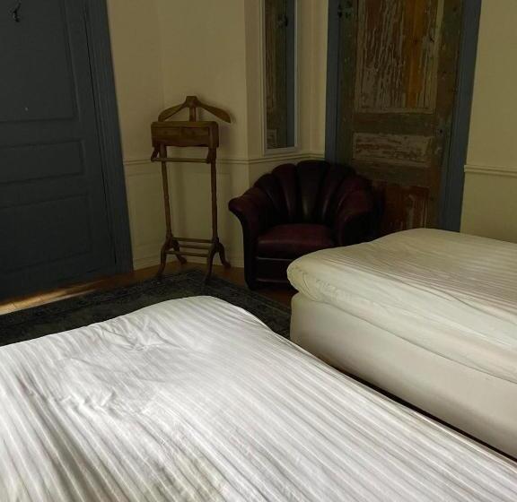 اتاق استاندارد با سرویس بهداشتی مشترک, Hallagårdens B&b