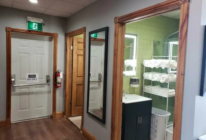 デラックスルーム, Hepworth Hostel