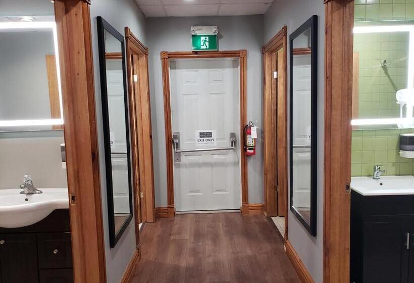 Семейный Номер Deluxe, Hepworth Hostel