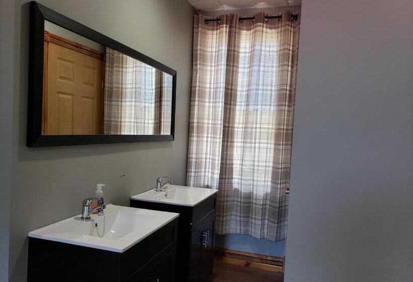 Háromágyas Deluxe Szoba, Hepworth Hostel