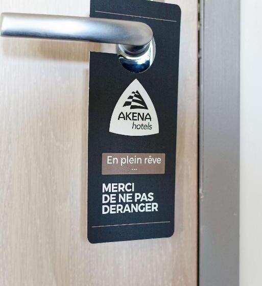 חדר משפחתי, Hôtel Akena Besançon