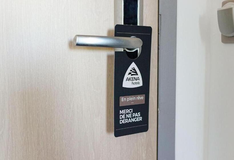 חדר משפחתי, Hôtel Akena Besançon
