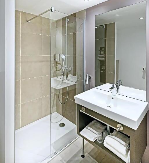 חדר סטנדרט לשלושה, Hôtel Akena Besançon