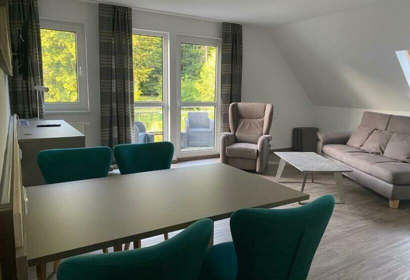 バルコニー付スイート, Lenzer Hafen