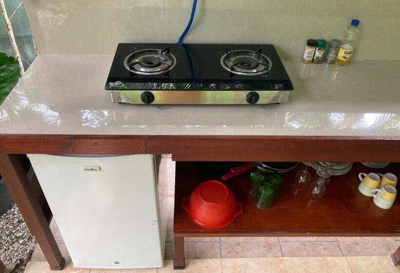 小室, Yejos Jungle Lodge