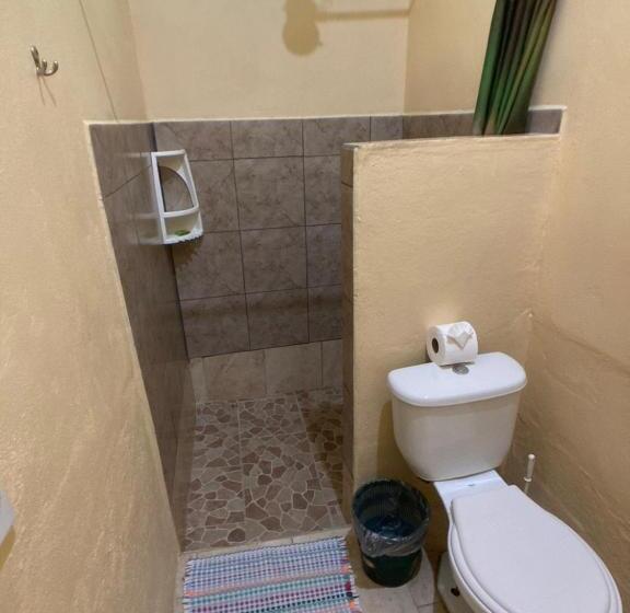 小室, Yejos Jungle Lodge