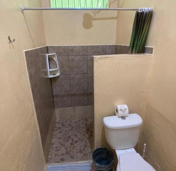 小室, Yejos Jungle Lodge