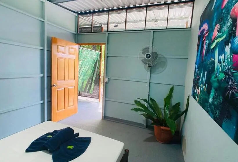バス共有のスタンダードルーム, Yejos Jungle Lodge