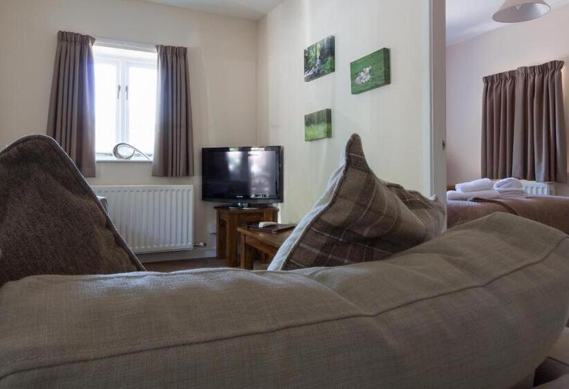 غرفة عائلية, The Wheatsheaf Inn