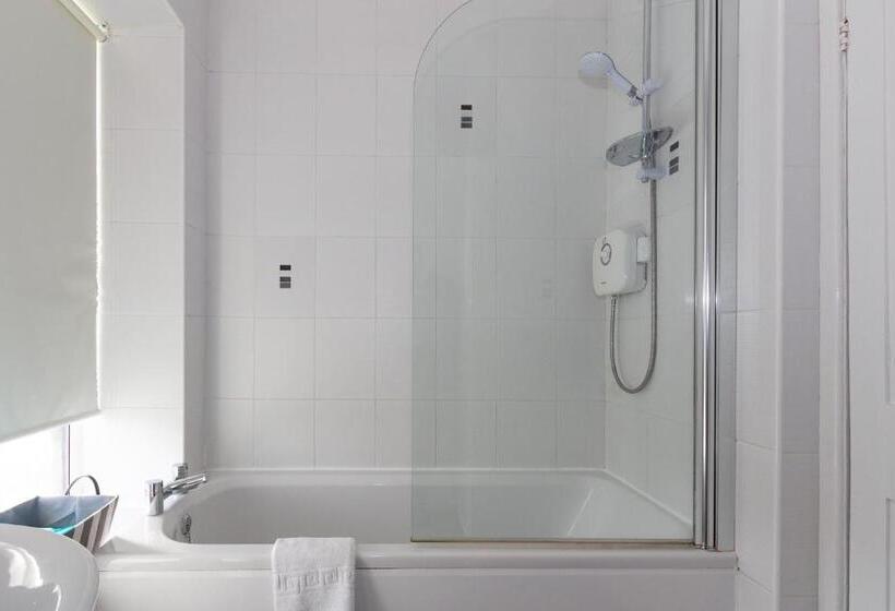 غرفة قياسية سرير كينج, The Wheatsheaf Inn