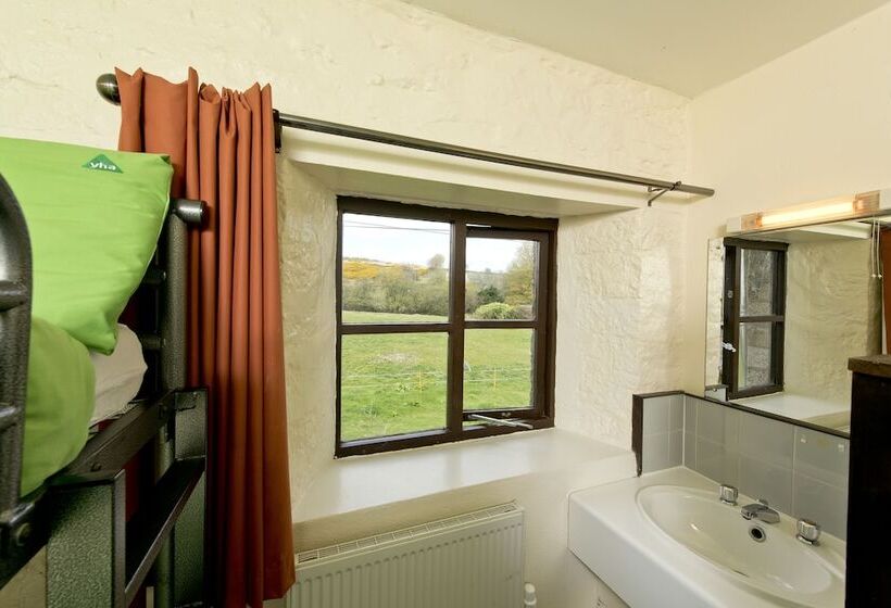 سرير فى غرفة مشتركة مزودة بحمام مشترك, Yha Dartmoor