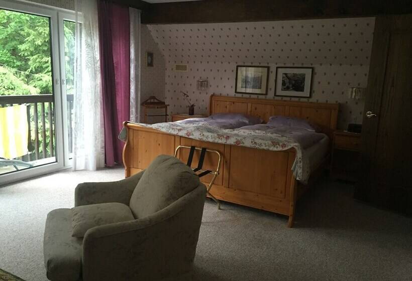 جناح مطلّ علي الحديقة, Chalet Rosemarie