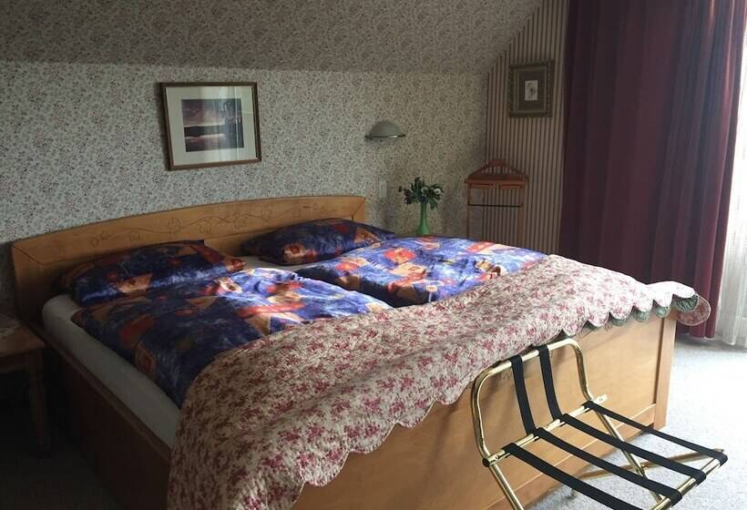 جناح مطل على البحيرة, Chalet Rosemarie