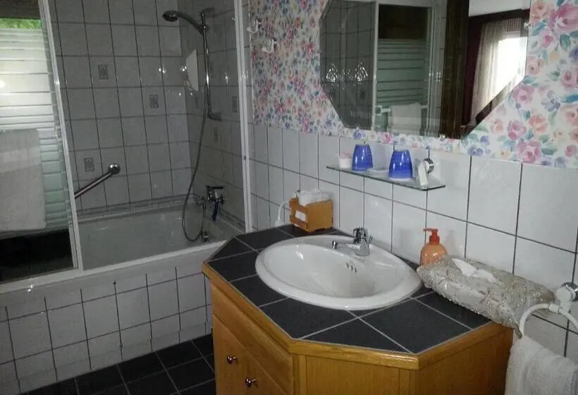 Suite with lake view, Chalet Rosemarie