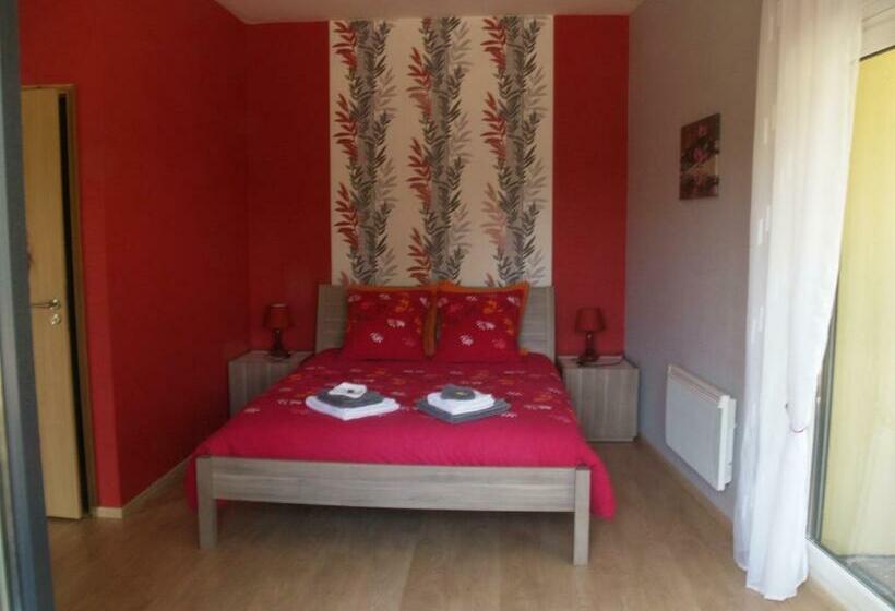 ガーデンビュースタンダードルーム, Les Jardins De La Grange