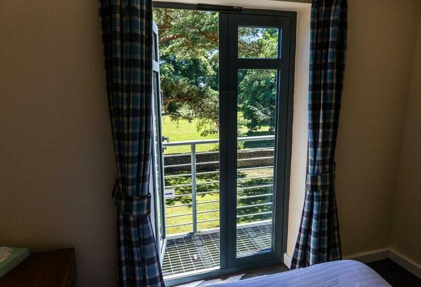 غرفة قياسية, Middle Aston House