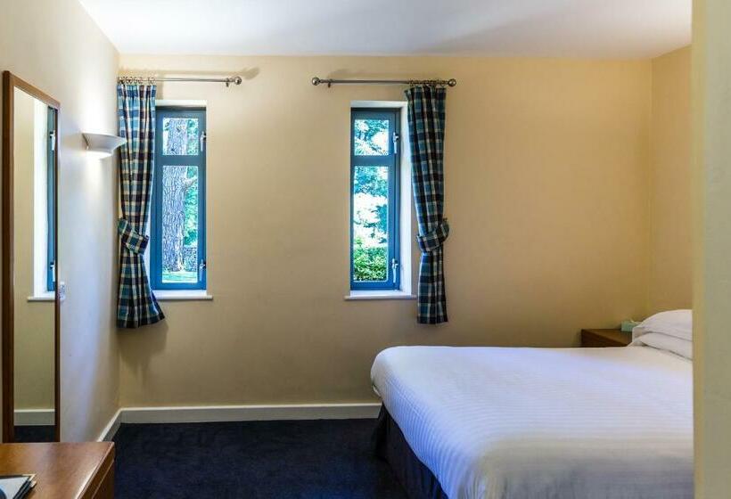 غرفة قياسية, Middle Aston House