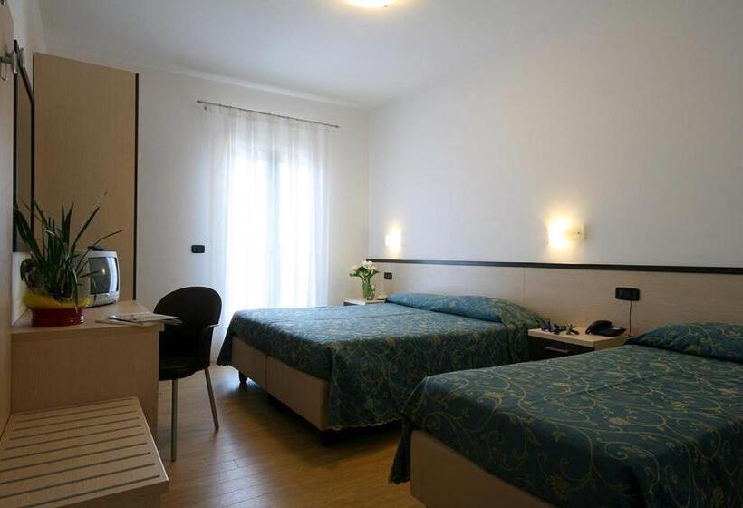 חדר קומפורט לשלושה, Al Fogo