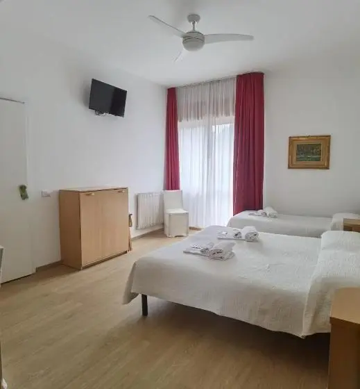 スタンダードトリプルルーム, Albergo Miralaghi