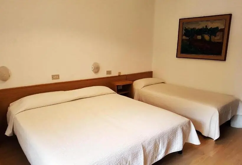 ４ベッドルームクラシックタイプ, Albergo Miralaghi