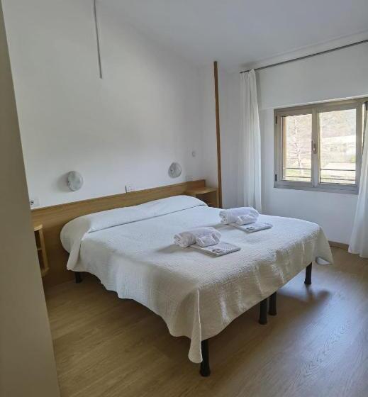 חדר סטנדרט יחיד, Albergo Miralaghi