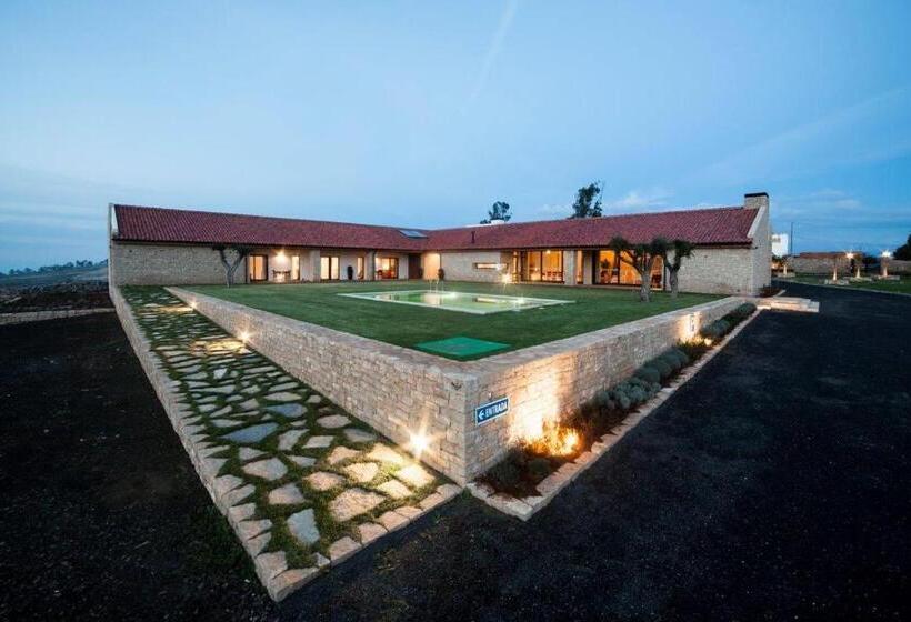 غرفة عائلية, Casa Da Serra