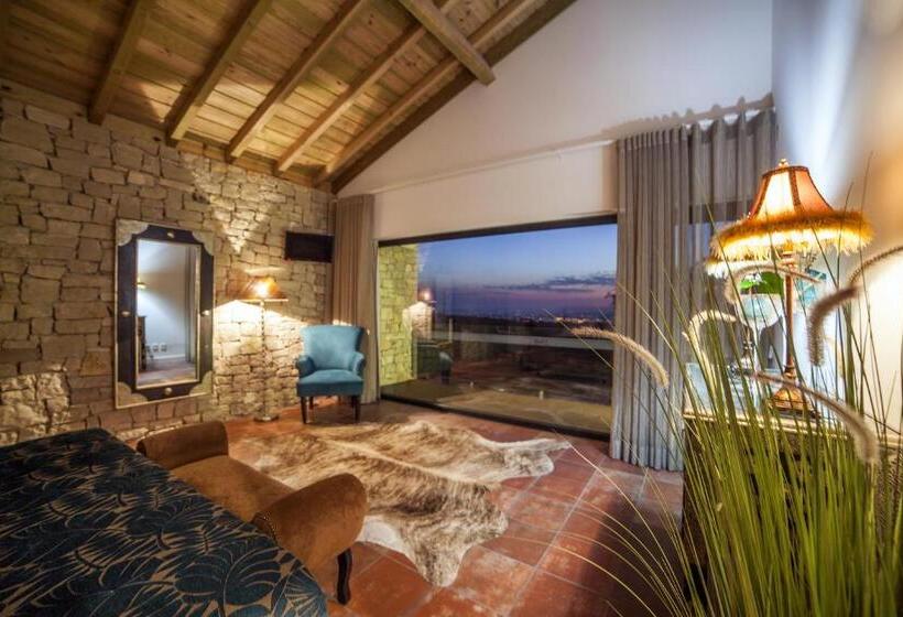 جناح, Casa Da Serra