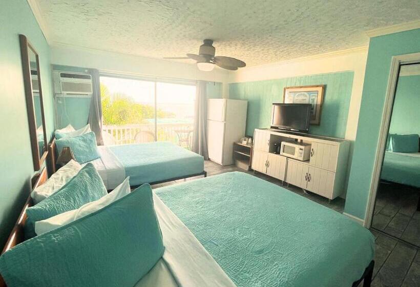 غرفة قياسية مطلّة علي البحر مزوَّدة بشُرفة, Conch Key Fishing Lodge & Marina