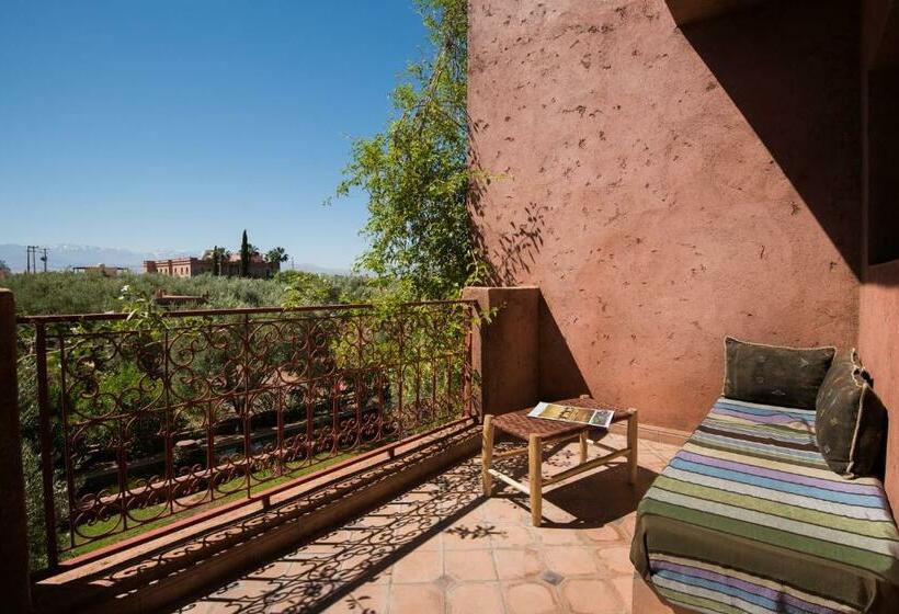 اتاق سوپریور, Domaine De Tameslohte