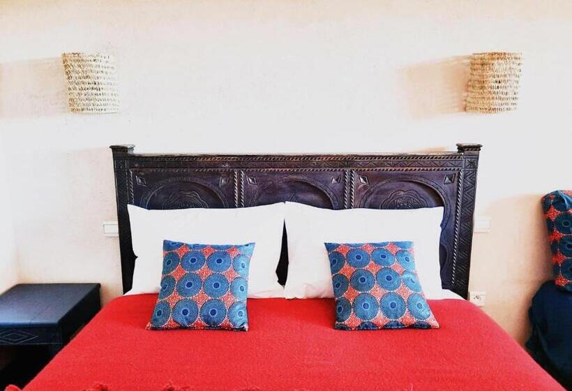 اتاق سوپریور, Domaine De Tameslohte