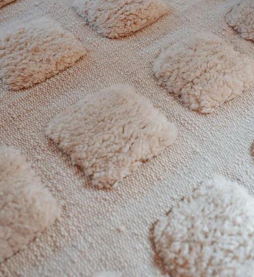 اتاق لوکس, Domaine De Tameslohte