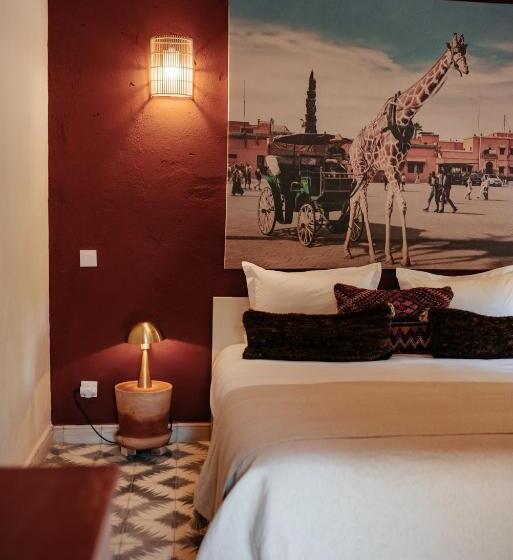 اتاق لوکس, Domaine De Tameslohte