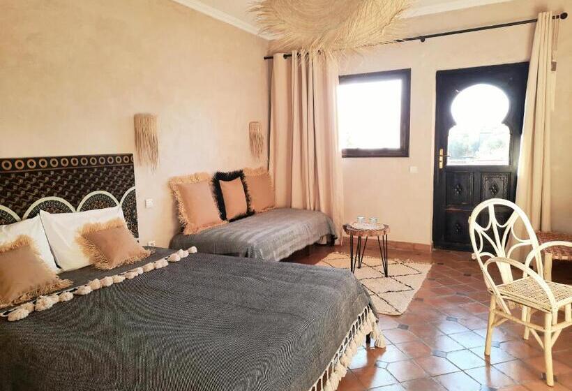 اتاق سوپریور, Domaine De Tameslohte