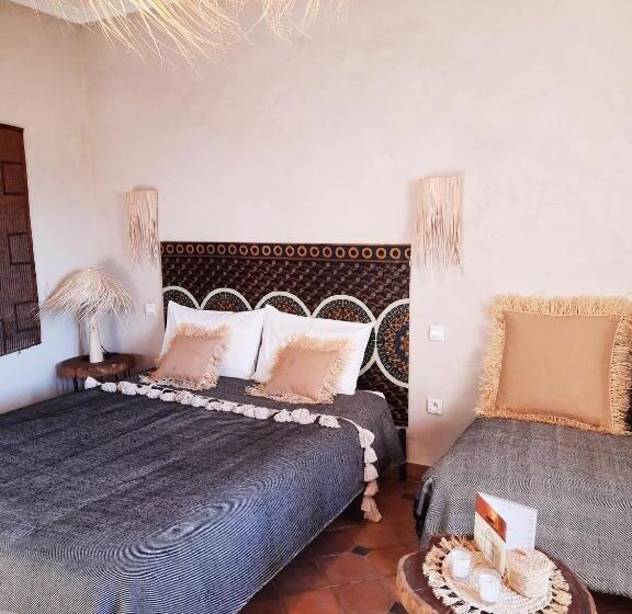 اتاق سوپریور, Domaine De Tameslohte