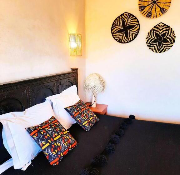 اتاق سوپریور, Domaine De Tameslohte