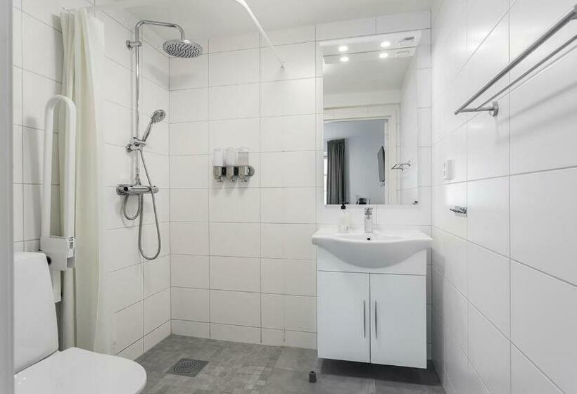 غرفة قياسية, L Mavi