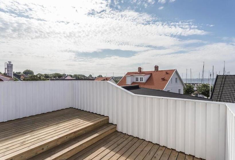 غرفة قياسية, L Mavi