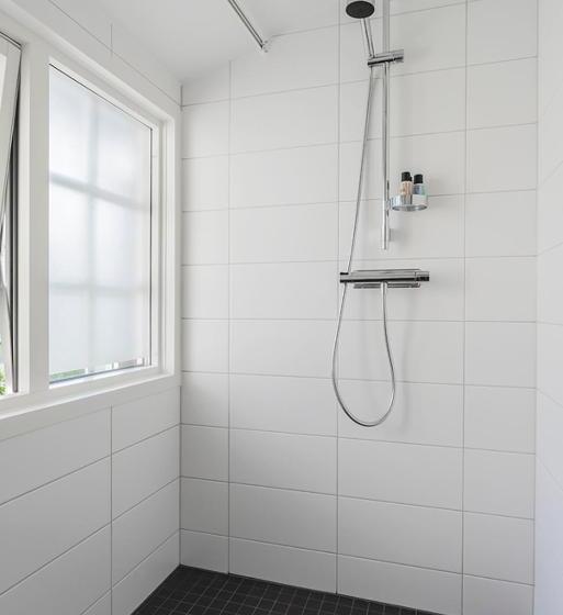 غرفة قياسية, L Mavi