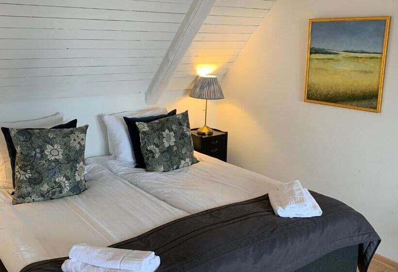 חדר סופריור עם נוף לים ומרפסת, Bobergs På Hamngården