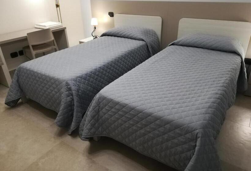 이코노미 룸, Borgo Barucchella