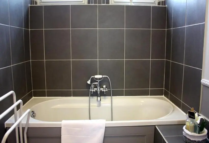 スイート, Chambres D Hotes Spa Château D Omiécourt