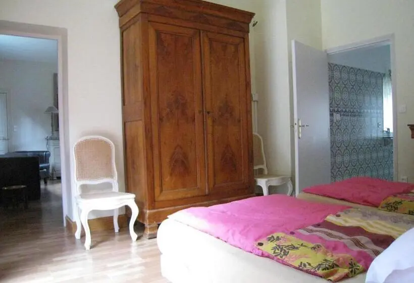 ３ベッドルームハウス, Chambres D Hotes Spa Château D Omiécourt