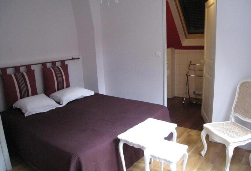 منزل 3 غرف نوم, Chambres D Hotes Spa Château D Omiécourt