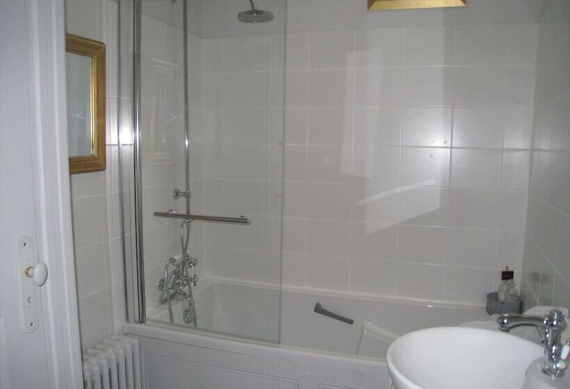 غرفة قياسية, Chambres D Hotes Spa Château D Omiécourt