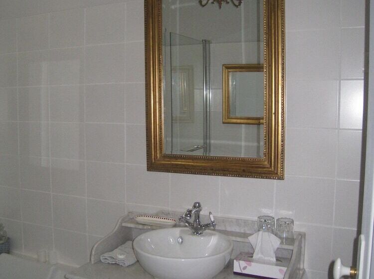 غرفة قياسية, Chambres D Hotes Spa Château D Omiécourt